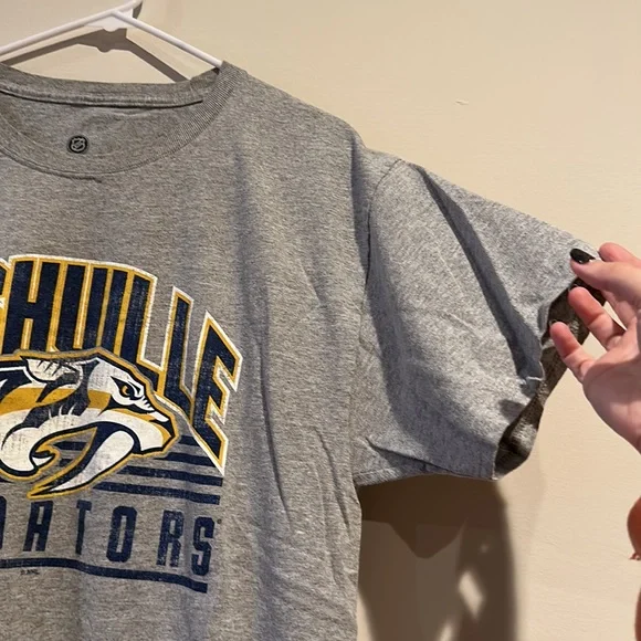 Nashville Predators Preds NHL T-Shirt - Picture 4 of 8